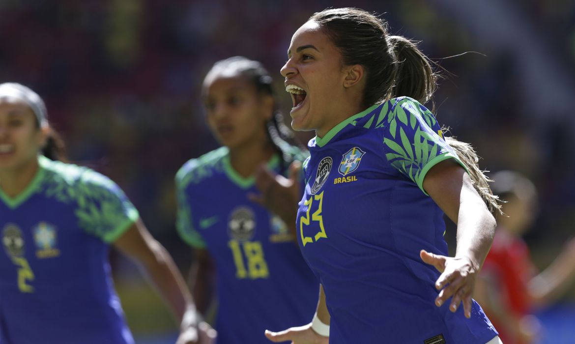 Seleção feminina do Brasil derrota Chile antes da Copa do Mundo
