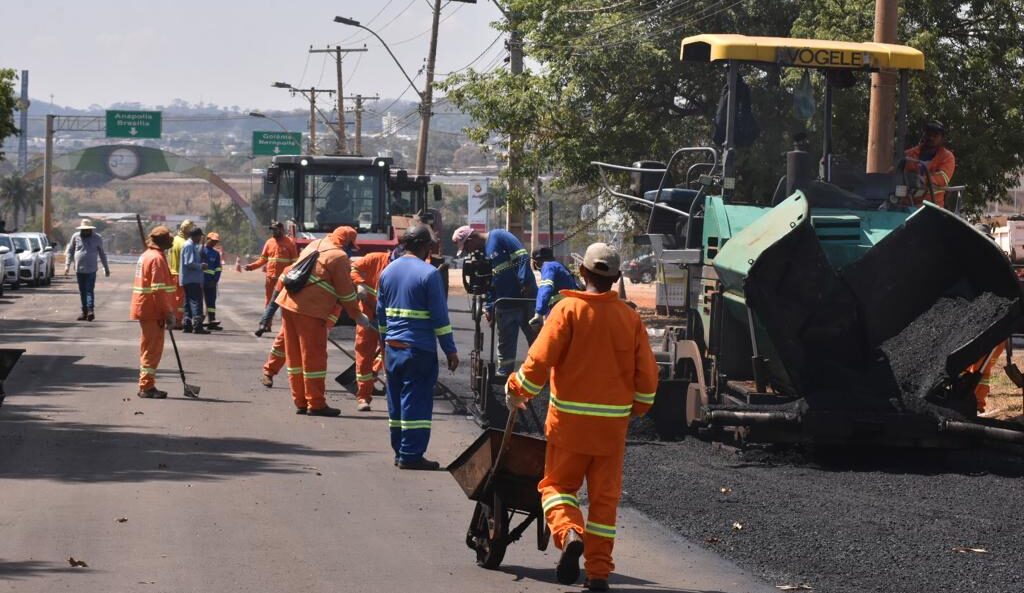 Em vistoria de trabalho pela cidade, prefeito Rogério diz que “Goiânia está cercada de obras”