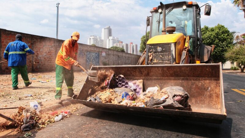 Prefeitura de Goiânia realiza remoção de entulhos descartados de forma irregular nesta segunda-feira (28/8)