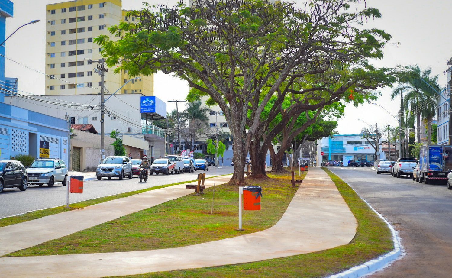 Prefeito Rogério entrega revitalização da Praça Manoel José de Oliveira e de duas avenidas no Setor Pedro Ludovico