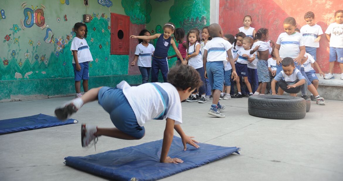 Formação de professores é desafio no ensino fundamental, diz pesquisa