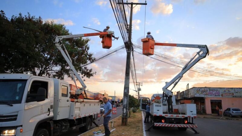 Prefeitura de Goiânia lança programa Cidade Segura para diminuir quantidade de fios em postes