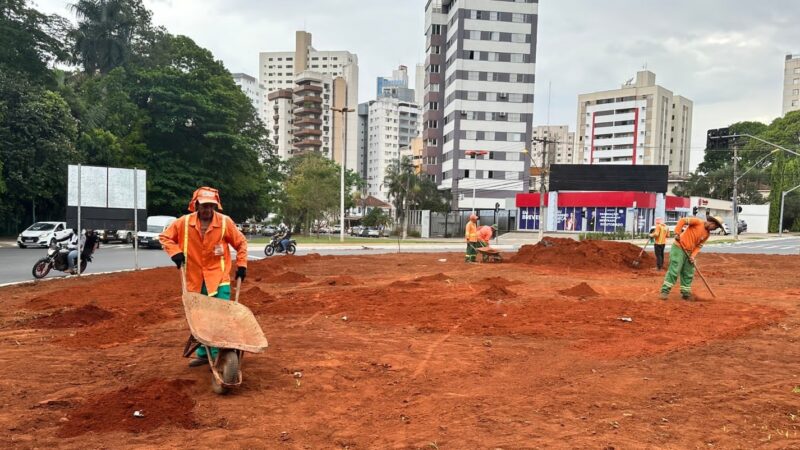 Prefeitura de Goiânia inicia revitalização e implantação de novo paisagismo na Praça da Rua 26, no Setor Oeste