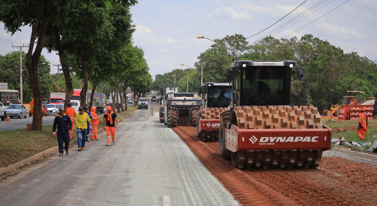 Prefeito Rogério vistoria obras de drenagem, pavimentação e reconstrução asfáltica