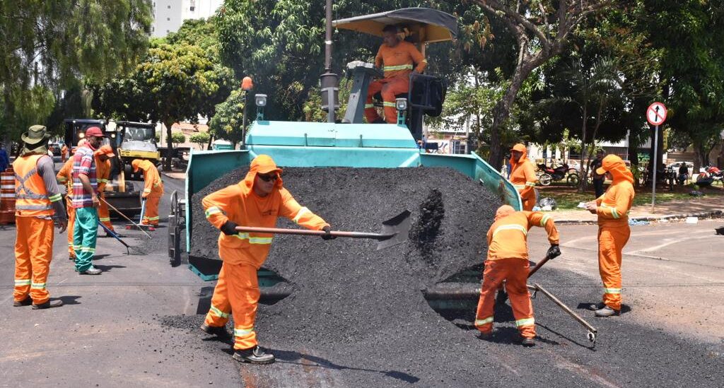 Prefeito Rogério destaca respeito a cronogramas durante vistoria em nove obras