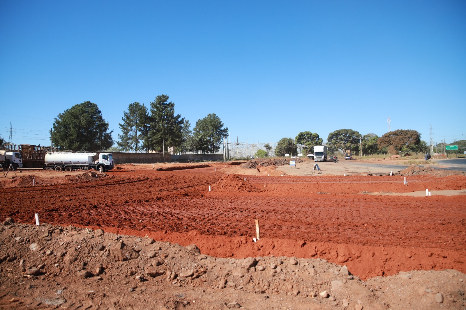 Prefeitura de Aparecida inicia implantação de asfalto que vai interligar Anel Viário à Avenida Jataí