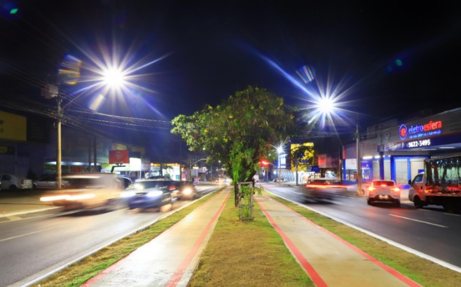 Revitalização da Avenida Rio Verde é entregue com novo asfalto e iluminação em LED