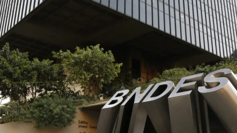 BNDES abre concurso com 150 vagas e salário de R$ 20,9 mil