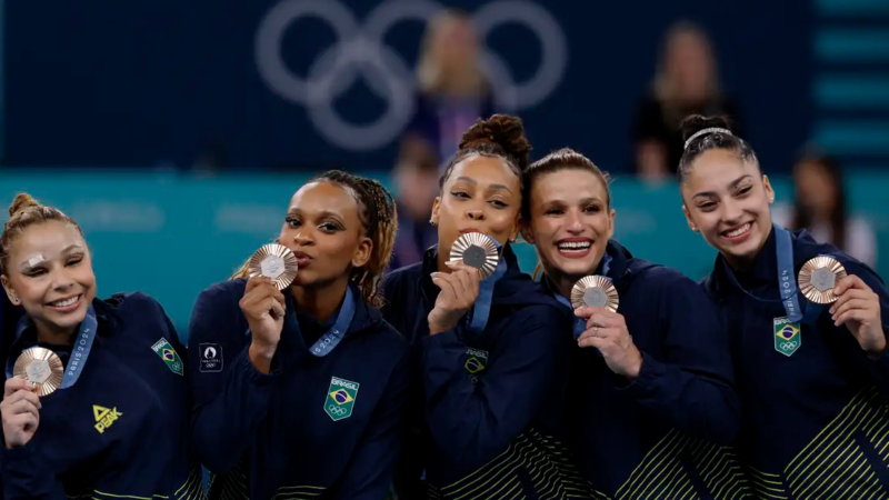 Equipe feminina conquista bronze na ginástica artística em Paris