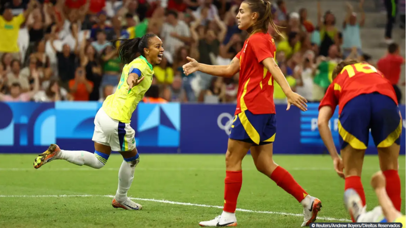 Brasil derrota Espanha e garante lugar na final do futebol feminino