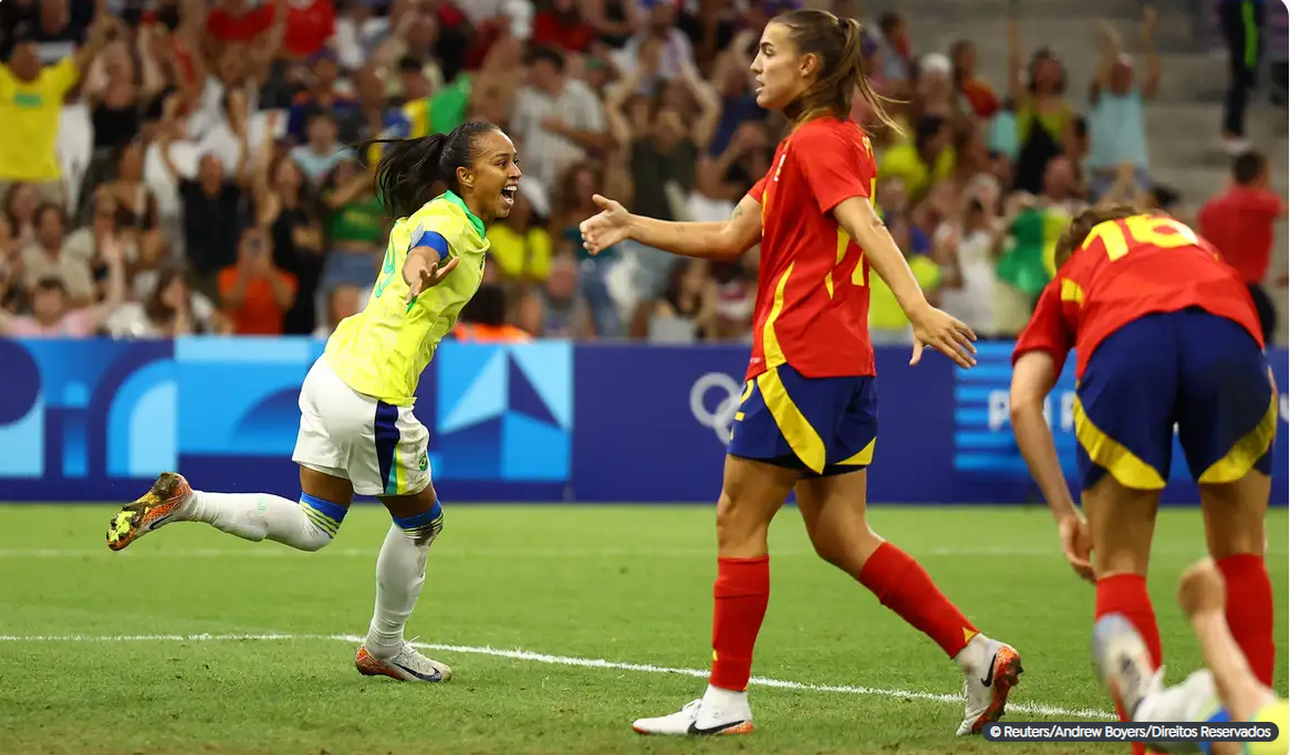 Brasil derrota Espanha e garante lugar na final do futebol feminino