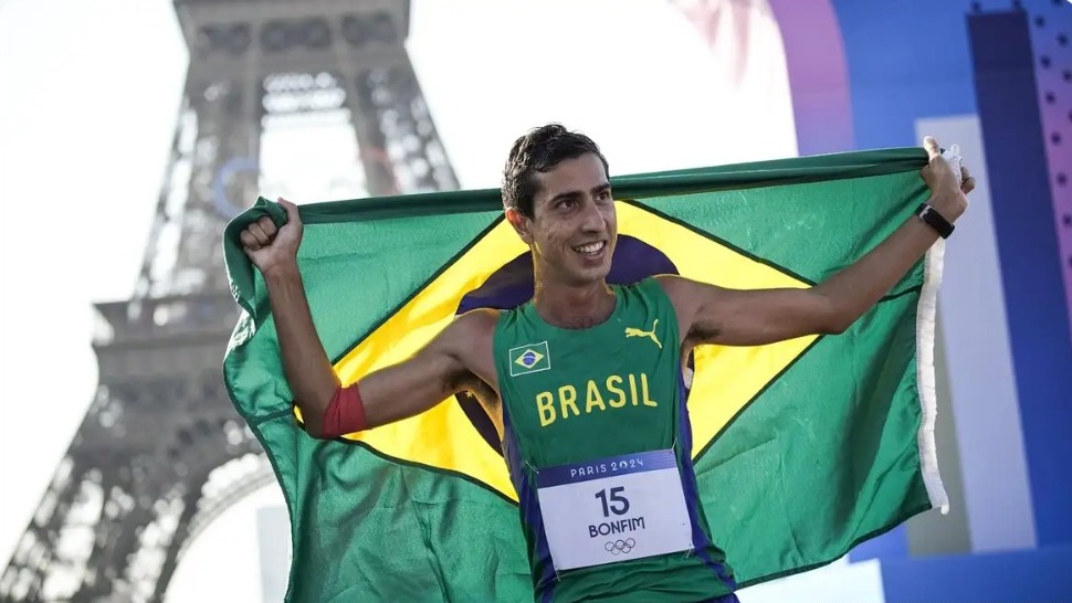 Caio Bonfim fatura prata inédita para o Brasil na marcha atlética