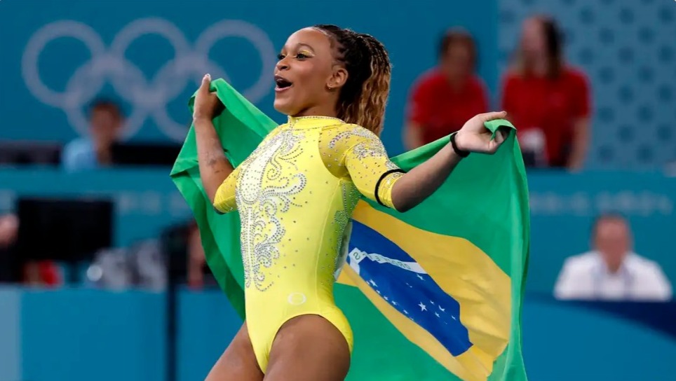 Rebeca Andrade é prata no individual geral na ginástica em Paris