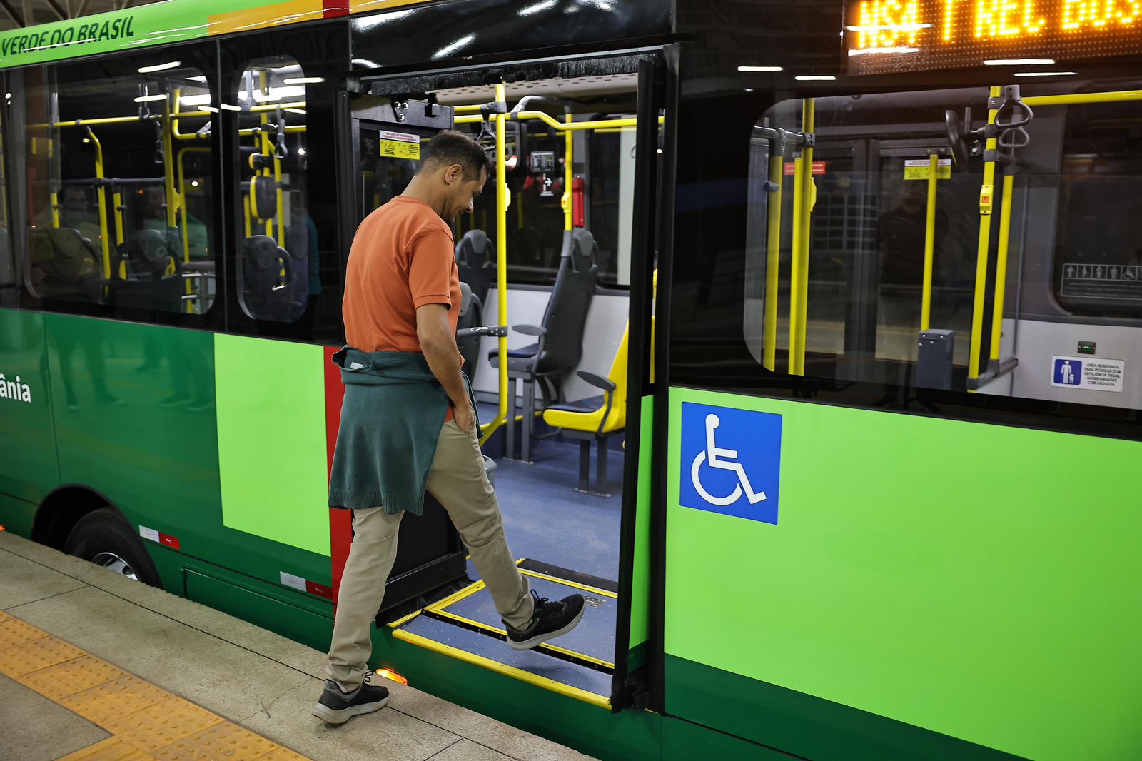 BRT Norte-Sul inicia operação e deve realizar 1,2 milhão de viagens por mês