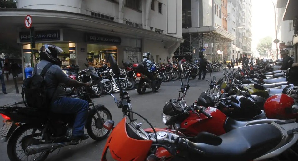 Mais da metade dos proprietários de motocicleta não tem habilitação