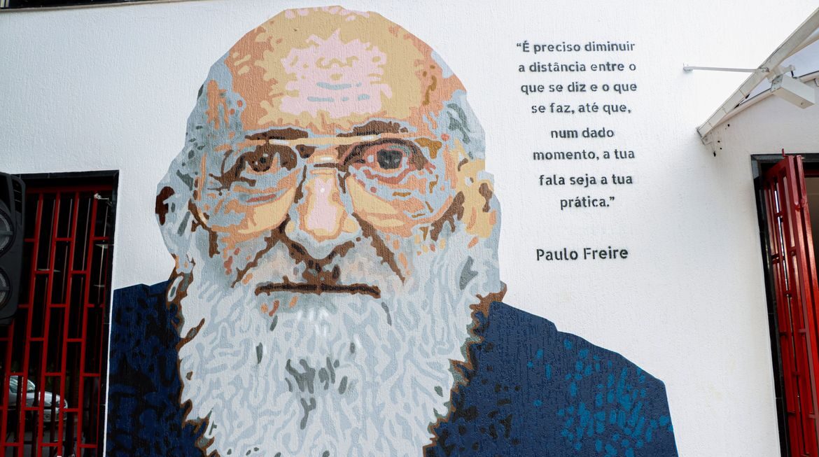 Instituto lança série que desmistifica obra de Paulo Freire 